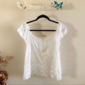 Solitaire White Top With Flowers & Button Down